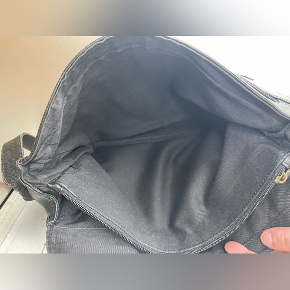 Vintage Nine West Black Distressed Leather Messenger Work Bag Purse - Picture 8 of 10